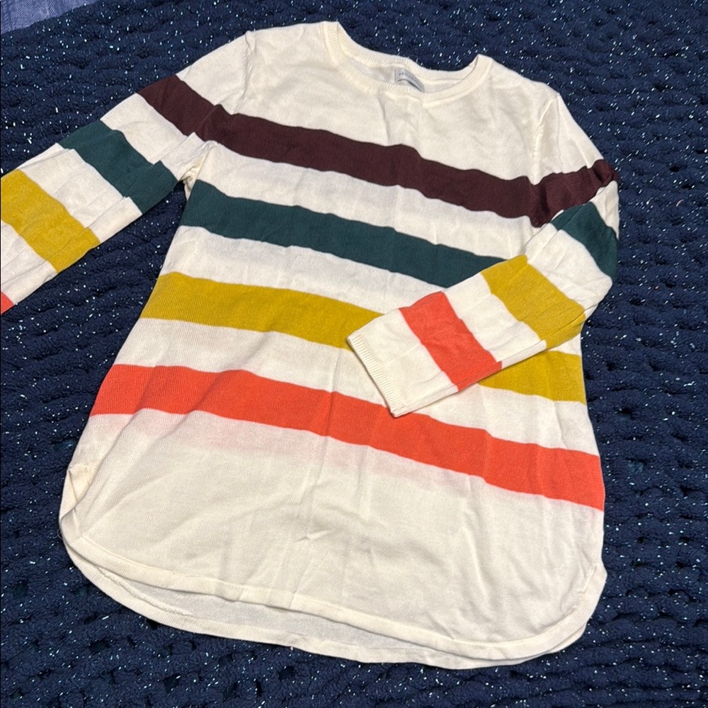 Van Heusen White and Red Sweatshirt